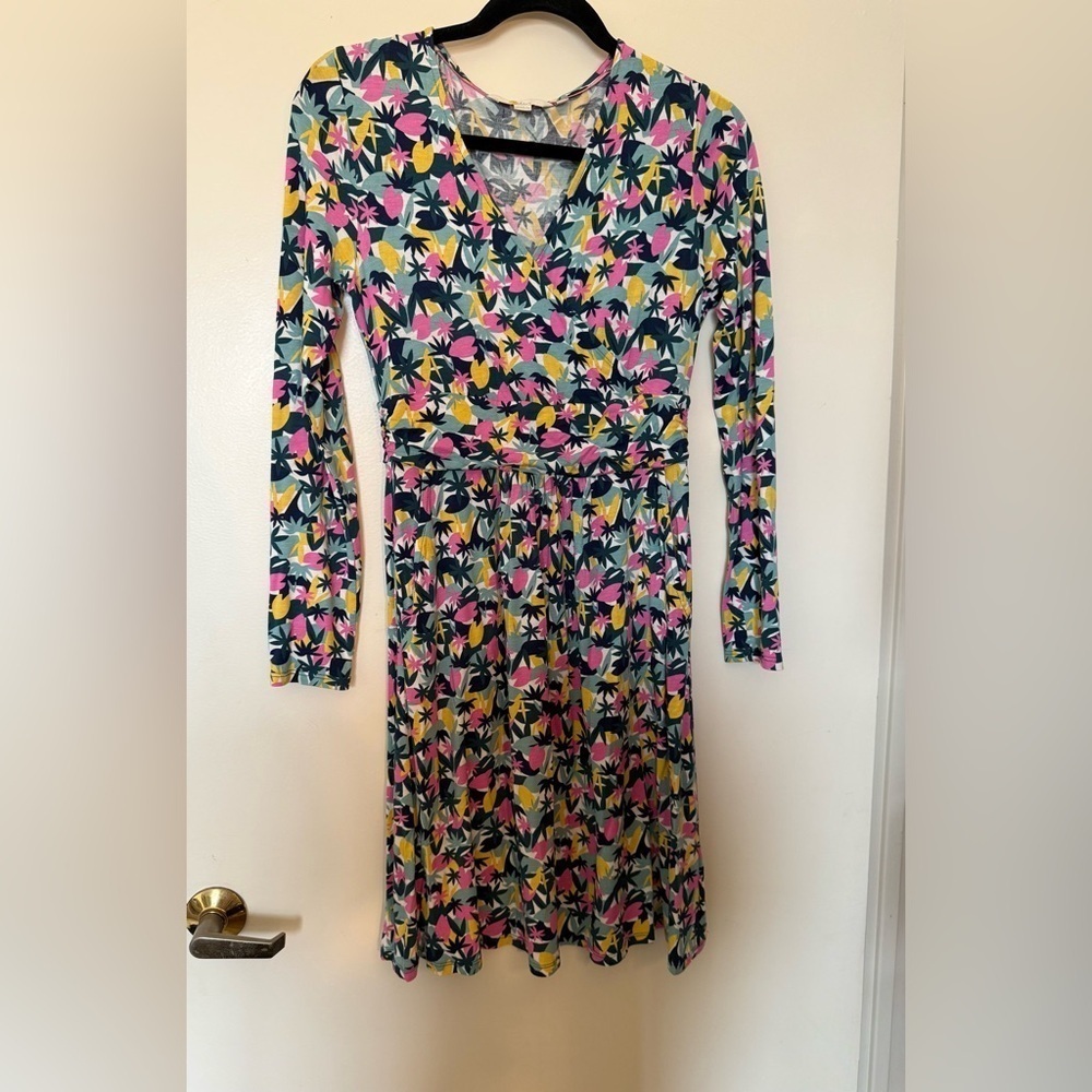 Boden Layla Jersey Dress Beautiful Print Size 2P in Like New Condition - Picture 6 of 10